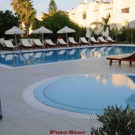 Frixos Suites Hotel Apartments Larnaca Dış mekan fotoğraf