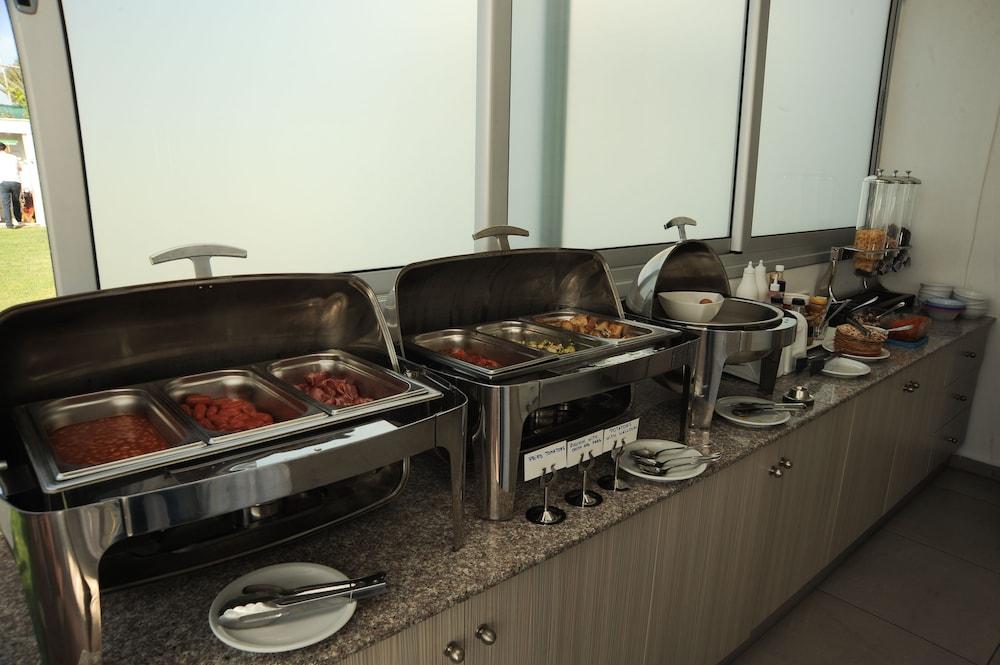 Frixos Suites Hotel Apartments Larnaca Dış mekan fotoğraf