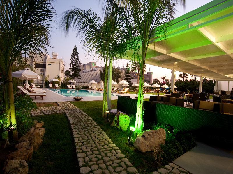 Frixos Suites Hotel Apartments Larnaca Dış mekan fotoğraf