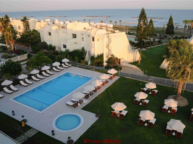 Frixos Suites Hotel Apartments Larnaca Dış mekan fotoğraf