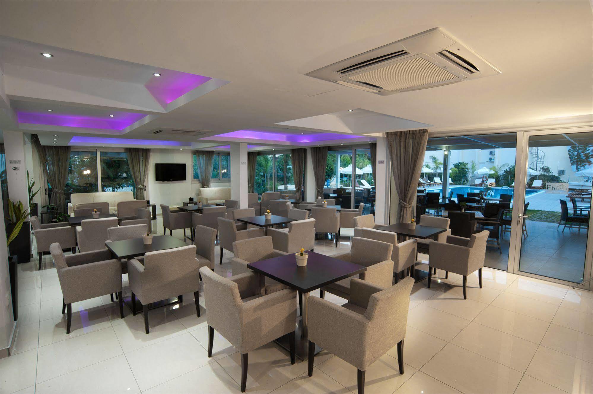 Frixos Suites Hotel Apartments Larnaca Dış mekan fotoğraf