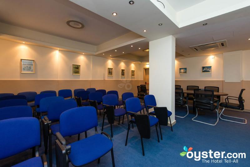 Frixos Suites Hotel Apartments Larnaca Dış mekan fotoğraf